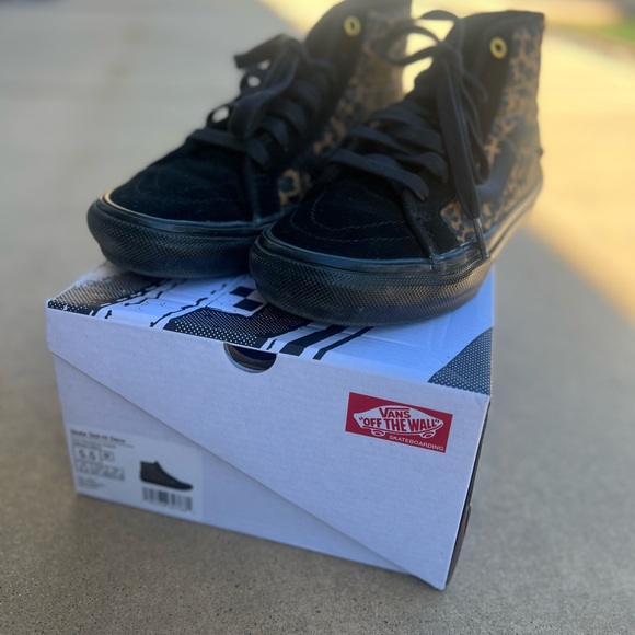 Vans Leopard Print High-Top Sneakers - Picture 5 of 5